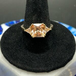 Fashion costume ring Peach rhinestone gold tone #K33 size 7.5